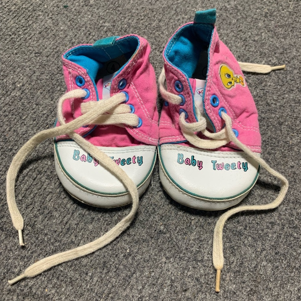 Tweety Bird Lace Up Shoes